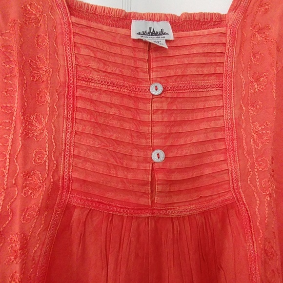 1 LEFT❗NEW  Metropolitan Embroidered Top - Picture 6 of 7